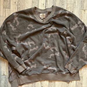 American Eagle grey Camouflage Crewneck Sweatshirt size XL